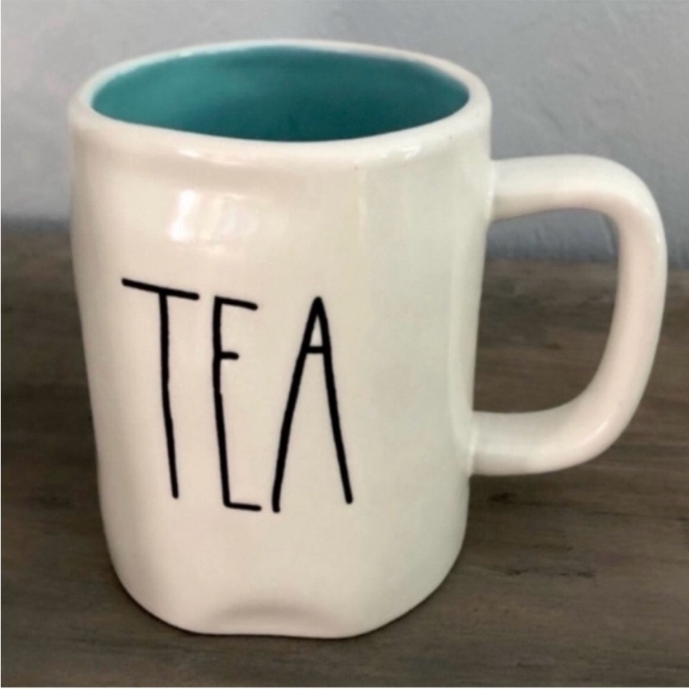 RAE DUNN ‘TEA’ Mug with Blue Inside - Picture 7 of 7